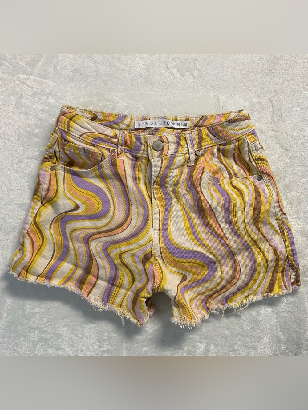 TINSELTOWN women's high rise trippy multicolour raw hem denim shorts, 26".